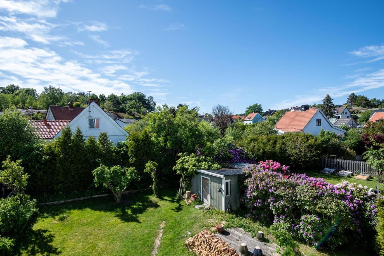 White & Bright Room In A Shared Apartment Göteborg Exterior foto
